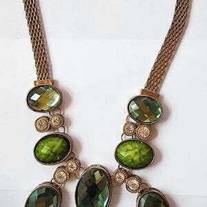 Elegant Green and Gold Necklace